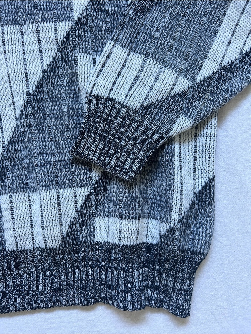 Vintage Black & White Geometric Crewneck Sweater - Picture 4 of 4